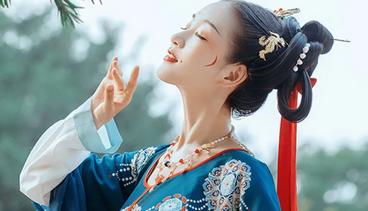 Key Styles and Techniques in Chinese Embroidery at Furn-Store